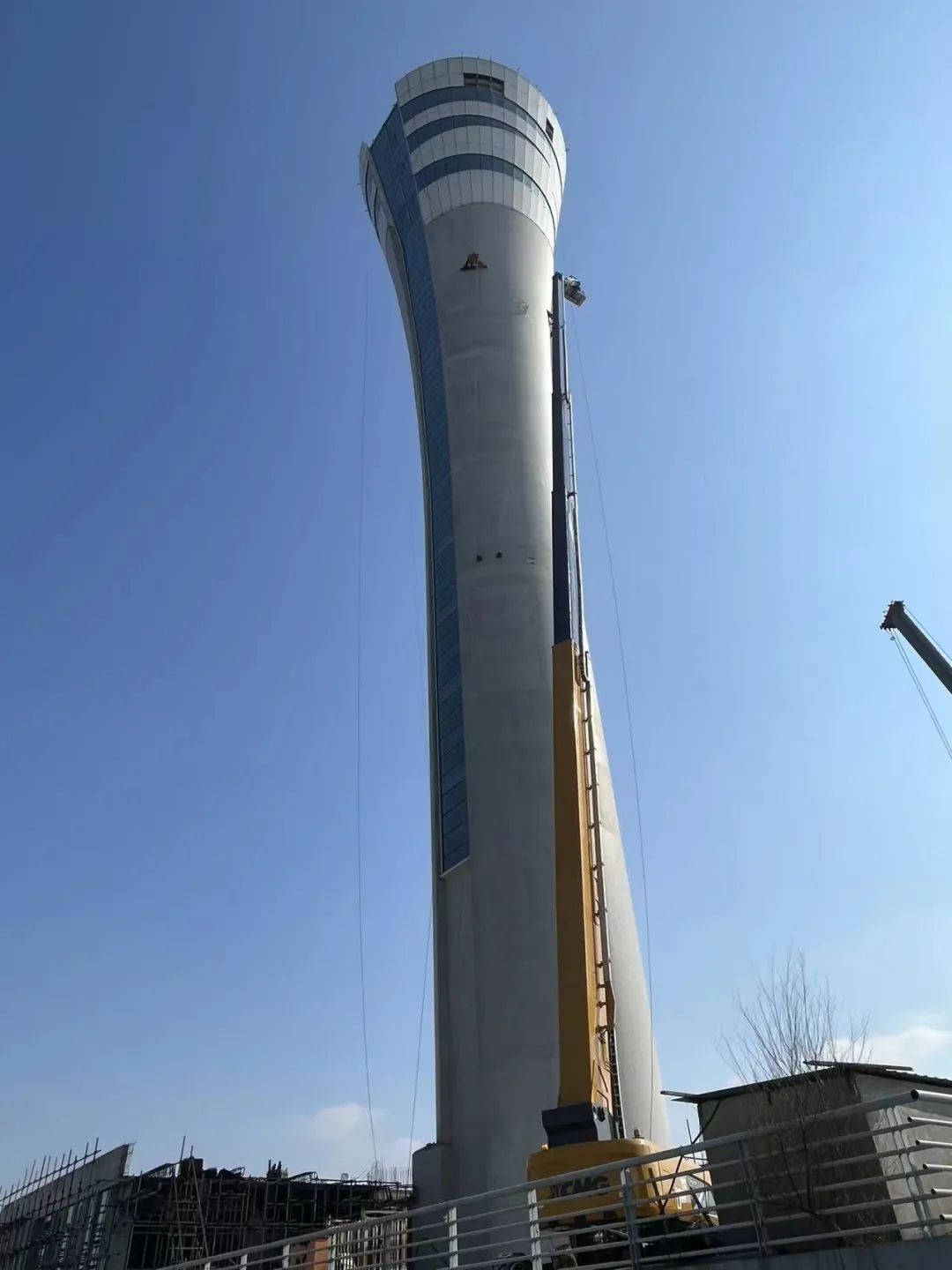大显身手！K8凯发·国际官方网站直臂式高空作业平台XGS70K魔都首秀！