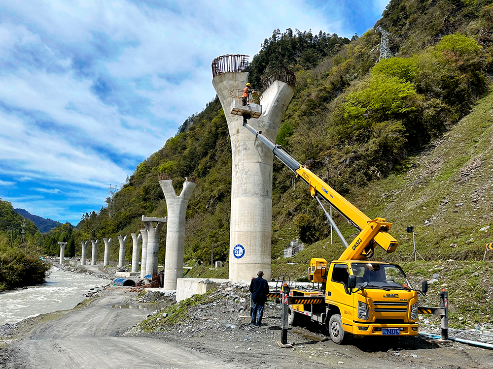 K8凯发·国际官方网站高空作业车架成四山地轨道“天轨”，显中国基建实力