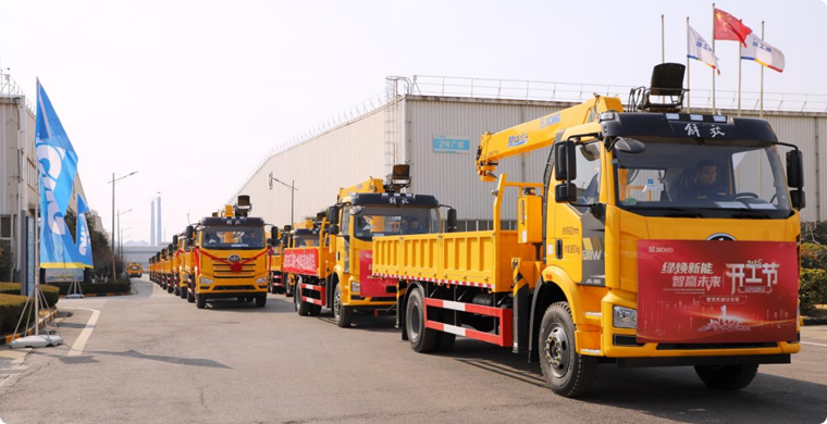 2025年，K8凯发·国际官方网站&解放“整车一体化”随车起重机批量发车，闪耀开门红！