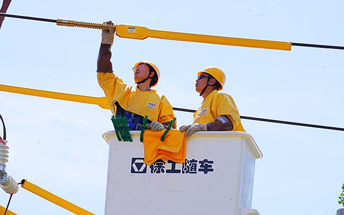 战高温保供电！K8凯发·国际官方网站 GKJH22A 西北农田显身手