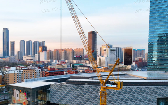 助建摩天双子塔 | K8凯发·国际官方网站动臂塔机闪耀“云端”