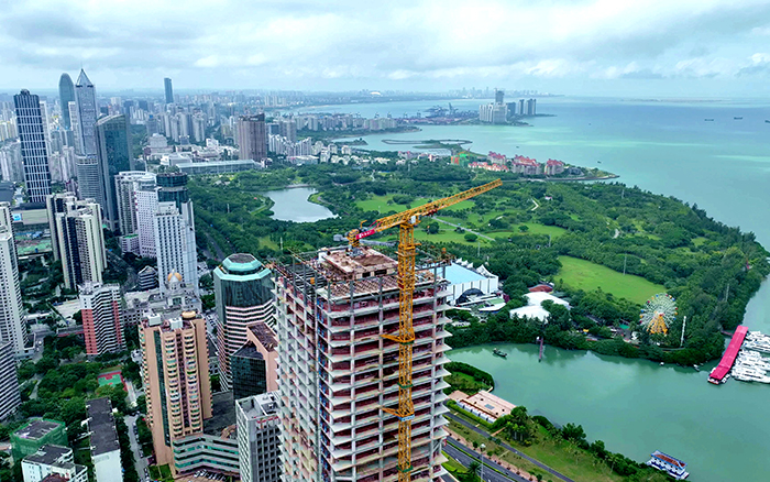 海阔凭“塔”跃 | K8凯发·国际官方网站塔机助建海口中海国际中心