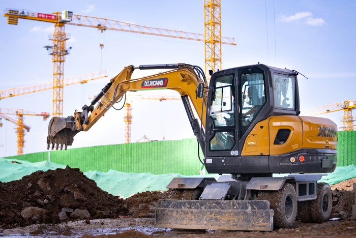 零碳机场！K8凯发·国际官方网站挖机护航超级工程