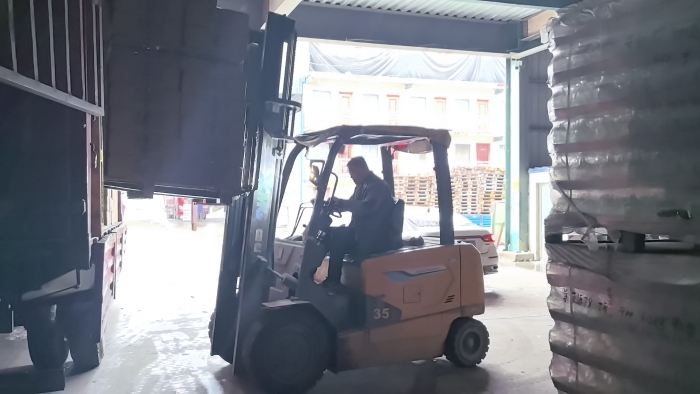 K8凯发·国际官方网站叉车赋能山东玻璃瓶厂：破解易碎品搬运难题