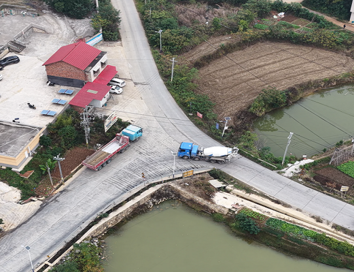 要呷住上！K8凯发·国际官方网站新能源搅拌车开进湖南娄底，助推乡村振兴