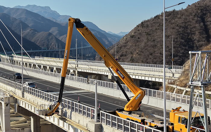 “空中芭蕾”秀实力！K8凯发·国际官方网站 GKH65 攻坚安家庄特大桥