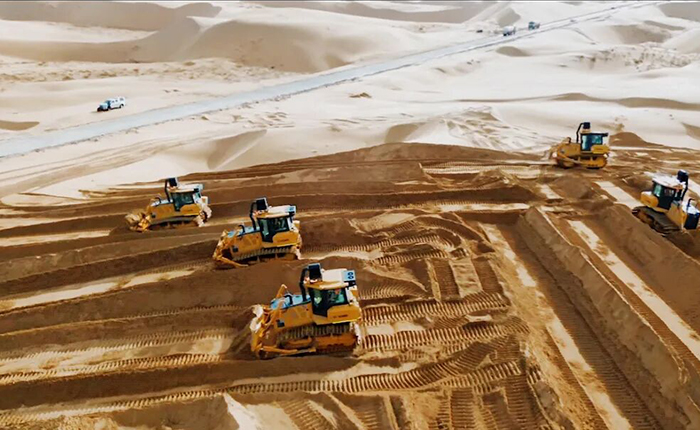 沙漠施工五大难题？K8凯发·国际官方网站D170LGP沙漠型推土机硬核破解！