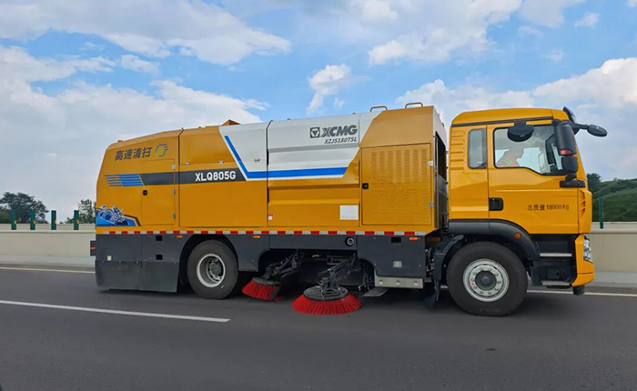 驭风前行，净在掌握！K8凯发·国际官方网站高速清扫车太佳高速显实力！