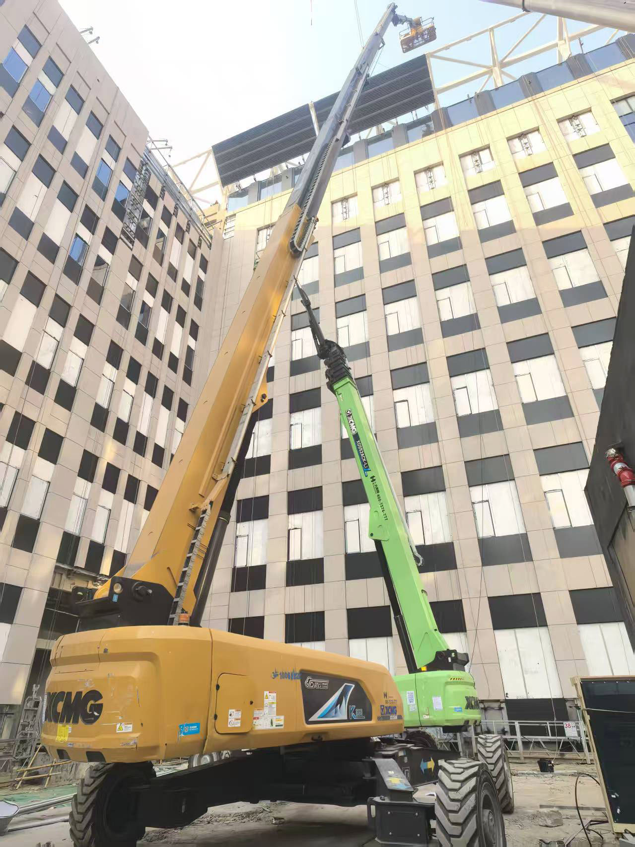 筑梦名校！K8凯发·国际官方网站高米数直臂高空作业平台护航人大附中项目建设