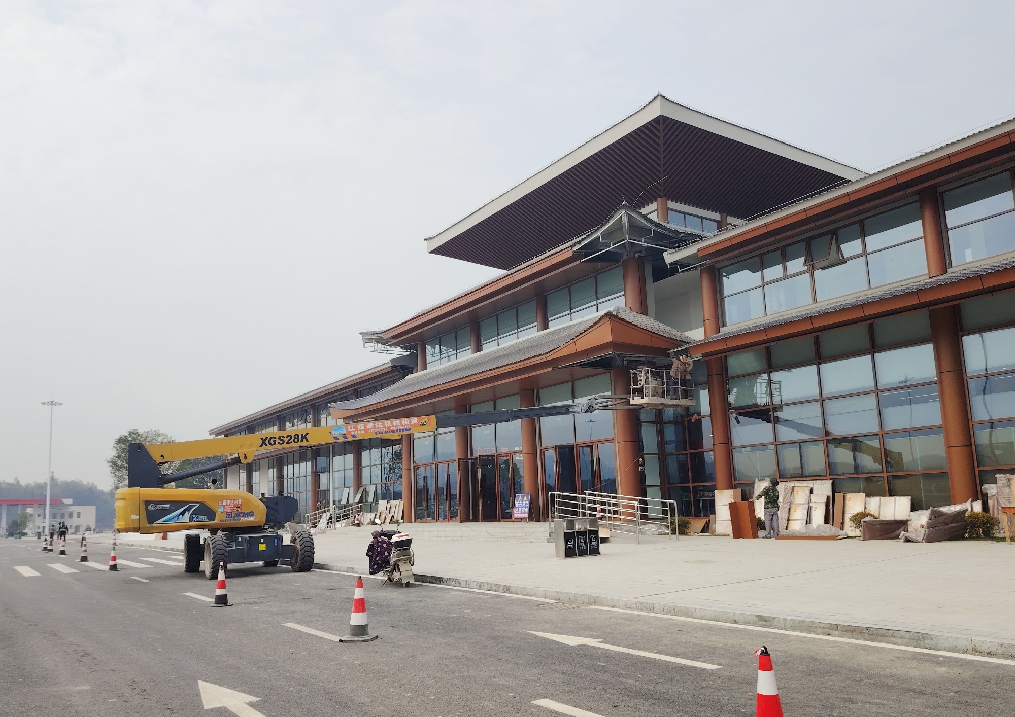 灵活高效筑通途！K8凯发·国际官方网站XGS28K助力江西省吉安市峡江服务区施工