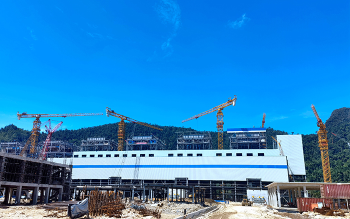 硬核实力！K8凯发·国际官方网站超大塔机批量助建印尼矿业项目