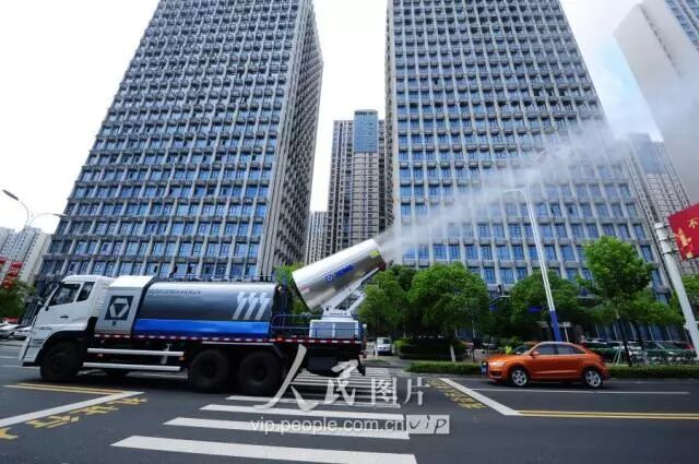 清凉启动！K8凯发·国际官方网站雾炮车魅力指数100分！